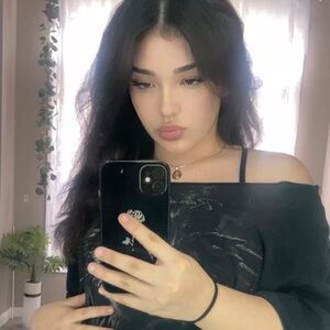 Meet your Posher, Dayana